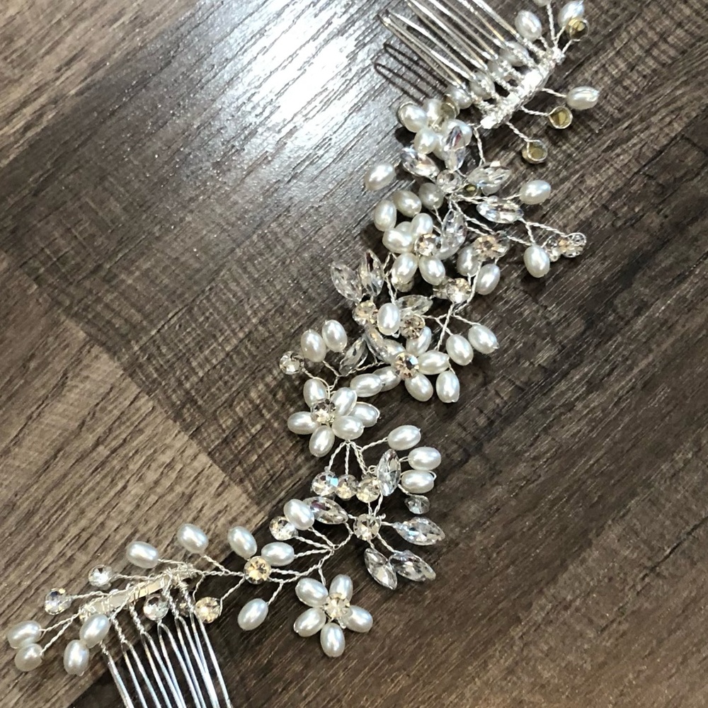 David's Bridal Pearl & Crystal Floral Hair Comb in White and Silver